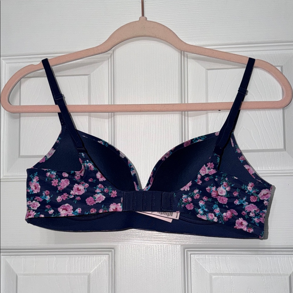 Victoria's Secret Navy Floral Bra - Picture 3 of 3